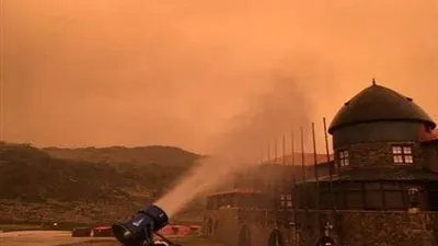 منتجعات جبال الألب الأسترالية تجلب بنادق الثلج إلى مكافحة الحرائق