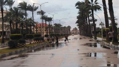 تداول ٢٥ سفينة حاويات وبضائع بميناء دمياط رغم النوة الجوية 