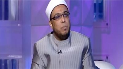 متصلة تبكي: 