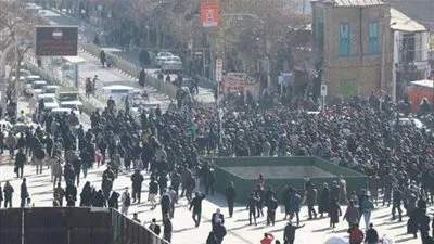 إيران.. قوات الأمن تطارد المحتجين في شوارع طهران