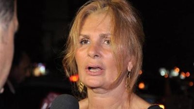  يسرا ناعية السلطان قابوس: 