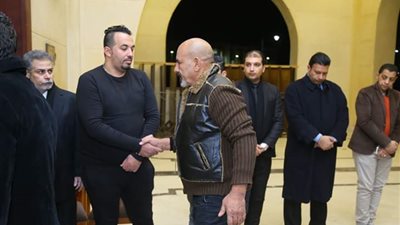 محمد لطفي يواسي إيهاب توفيق في وفاة والده (فيديو وصور)