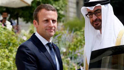 ولي عهد أبوظبي وماكرون يبحثان علاقات الصداقة والتعاون