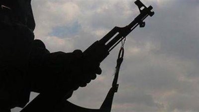 مصرع شاب وإصابة خفير في اشتباكات مسلحة بين عائلتين بقنا 