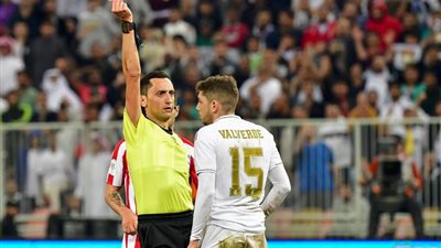 الطرد الأغلى في التاريخ.. فيديريكو فالفيردي يكرر سيناريو سواريز