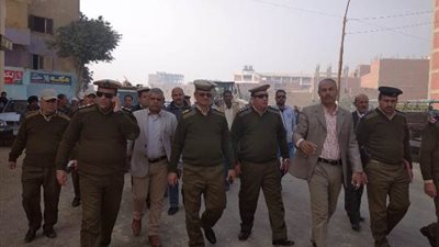 حملة مكبرة لرفع الإشغالات بشوارع إهناسيا في بني سويف (فيديو)