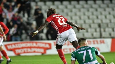 تعثر في مفاوضات الأهلي مع علي سوي