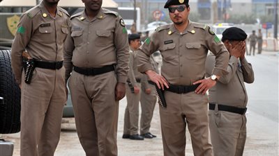 السجن والجلد لمجرم تحرش بطفل عبر 