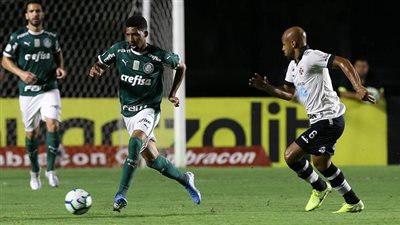 نجم بالميراس إلى برشلونة خلفا لبوسكيتس