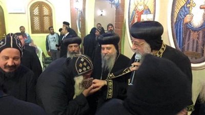 استقبال حافل للبابا تواضروس في دير العذراء بأخميم (فيديو) 