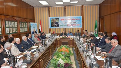 دار العلوم تكرم رئيس جامعة القاهرة لمشروعه التجديدي (صور)