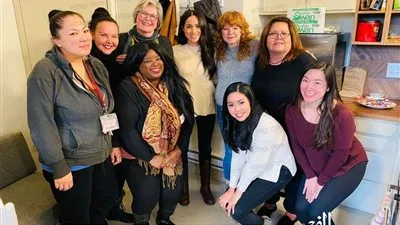 ميجان ماركل تقوم بزيارة مفاجئة لمركز المرأة في فانكوفر