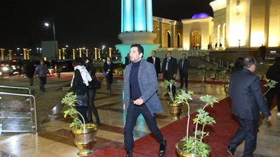 عمرو سعد في عزاء  نجل مايا مرسي