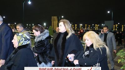 نهال عنبر تؤدي واجب العزاء في نجل مايا مرسي (صور)