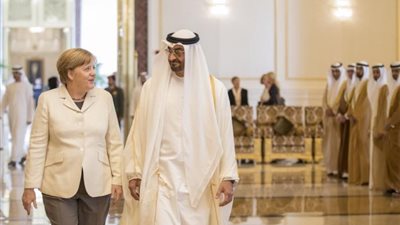 محمد بن زايد وميركل يبحثان هاتفيا الأوضاع بالمنطقة