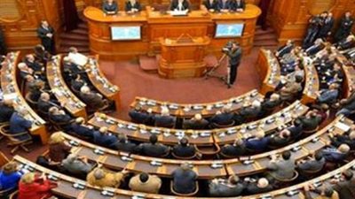 دبلوماسي يطالب بتدخل البرلمان الإفريقي في حل الأزمة الليبية