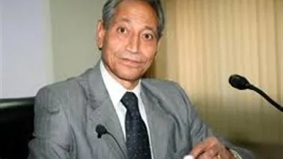 وزير سابق: شوفت أيام سودة أثناء إضراب عمال مطاحن مصر العليا