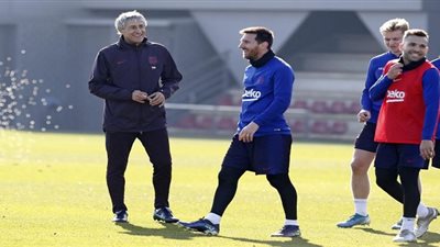 أول صفقة في عهد كيكي سيتين.. برشلونة يقترب من ضم راموس