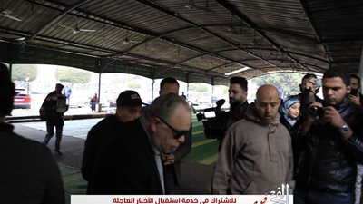 أشرف زكي يؤدي صلاة جنازة الراحلة ماجدة الصباحي