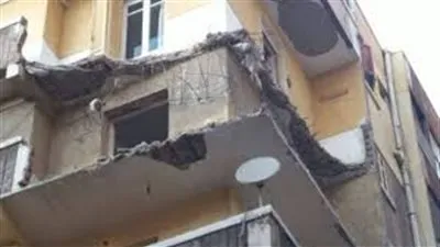 إصابة 6 إثر انهيار بلكونة عقار في روض الفرج 