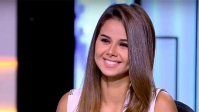 بعد صورتها مع علي غزلان.. منة عرفة مطلوبة على جوجل 