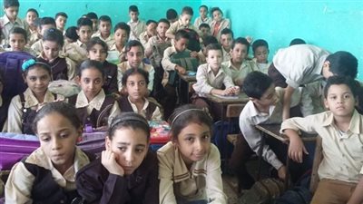الوزراء: فصول متنقلة للتغلب على الكثافات بالمدارس
