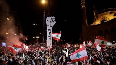 عشرات الجرحى أثناء اشتباك قوات الأمن مع المتظاهرين في بيروت