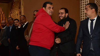 أحمد فتحي يساند حسام داغر في وفاة والدته