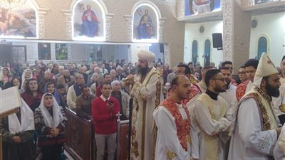 أسقف السويس يترأس قداس عيد الغطاس بكنيسة العذراء (صور)