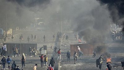 العراق.. 66 حالة اختناق في ساحة الكيلاني وسط بغداد