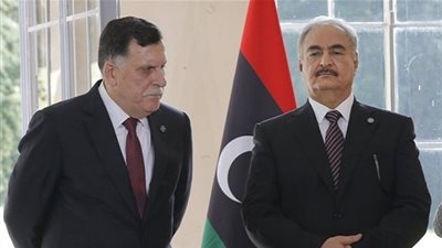 السفير الأمريكي في ليبيا يعقد لقاءات منفصلة مع حفتر والسراج