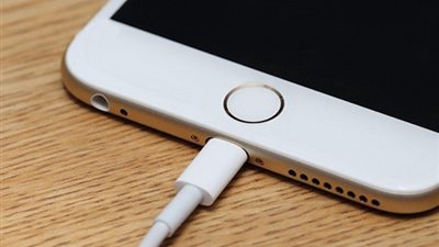 تنظيم الكهرباء تحذر من ترك الشواحن في 