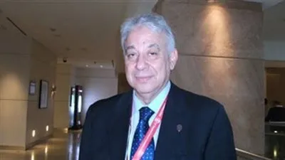 أستاذ أمراض صدرية عن فيروس الصين الغامض: 