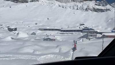 إيقاف إنقاذ المتنزهين في نيبال بعد الإنهيارات الثلجية الجديدة