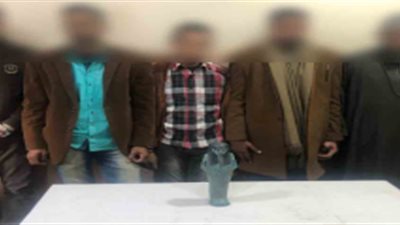 ضبط 7 بحوزتهم تمثالين فرعونيين في القاهرة 