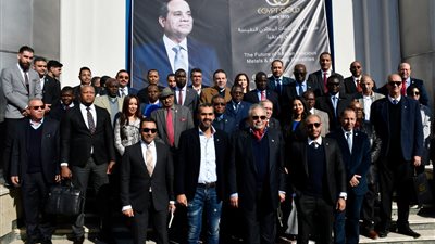 سفراء أفريقيا يبدون رغبتهم في نقل تجربة مدرسة صناعة الذهب لبلادهم