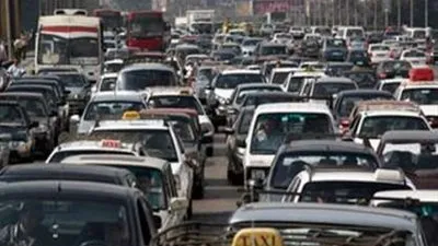 النشرة المرورية .. كثافة مرورية تشهدها شوارع القاهرة والجيزة 