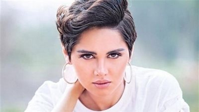 ياسمين رئيس تتجاهل الصحفيين ومراسلي الفضائيات في 