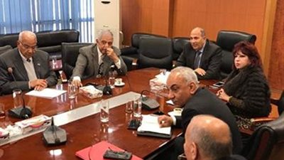 التنمية الصناعية تبحث تحديات الاستثمار مع نقابة المستثمرين الصناعيين