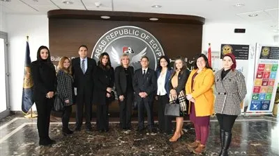  رئيس الرقابة المالية يلتقي برائدات مبادرات تمثيل المرأة لتبادل الرؤى