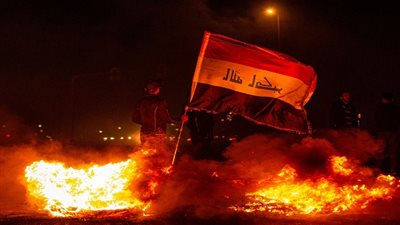 العراق.. محتجون يحاولون حرق مقر منظمة بدر في البصرة