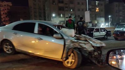 إصابة ٤ أشخاص في حادث تصادم بين سيارتين بالغربية (صور)