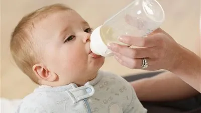 مشروبات للطفل الرضيع في ليالي الشتاء الباردة 