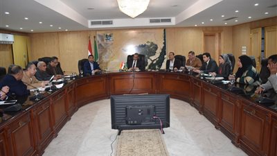 محافظ الفيوم يوجه بالاستجابة الفورية لشكاوى ومطالب المواطنين