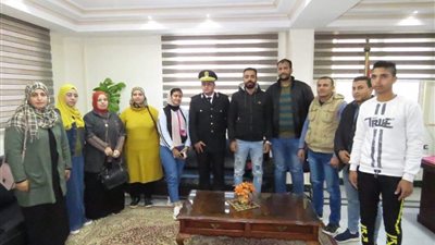 إعفاء 10 مواطنين من رسوم رخص القيادة بالسويس في عيد الشرطة