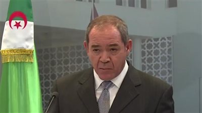 وزير خارجية الجزائر: نرفض التدخلات الخارجية في ليبيا