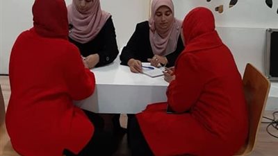 واعظات الأزهر تستقبلن زوار معرض الكتاب للرد على استفساراتهم