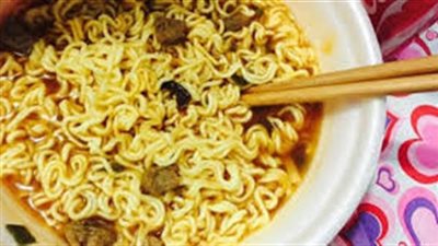 القومي للتغذية: اعتبار الإندومي وجبة قاتلة 