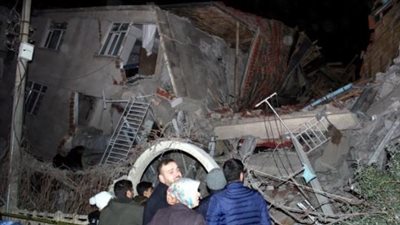 المشاهد الأولى لزلزال تركيا المدمر (فيديو)