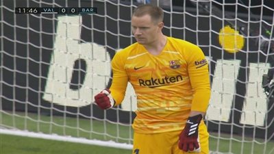 تير شتيجن ينقذ برشلونة بتصديه لركلة جزاء أمام فالنسيا